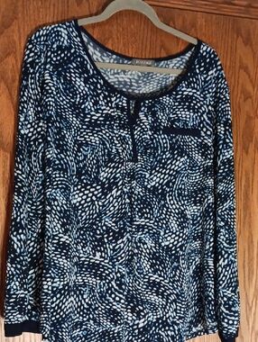 Women's Roz & Ali Pull Over Long Sleeve Notched Neckline Top